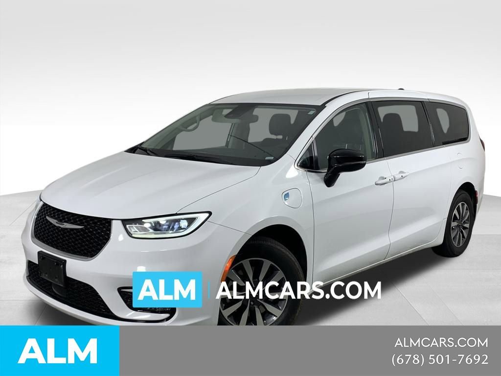 Used 2024 Chrysler Pacifica Limited