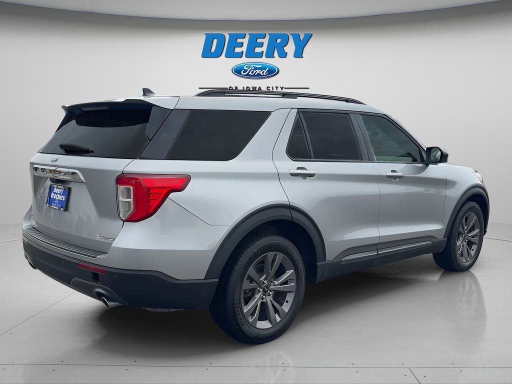 Used 2022 Ford Explorer XLT w/ Equipment Group 202A image 5
