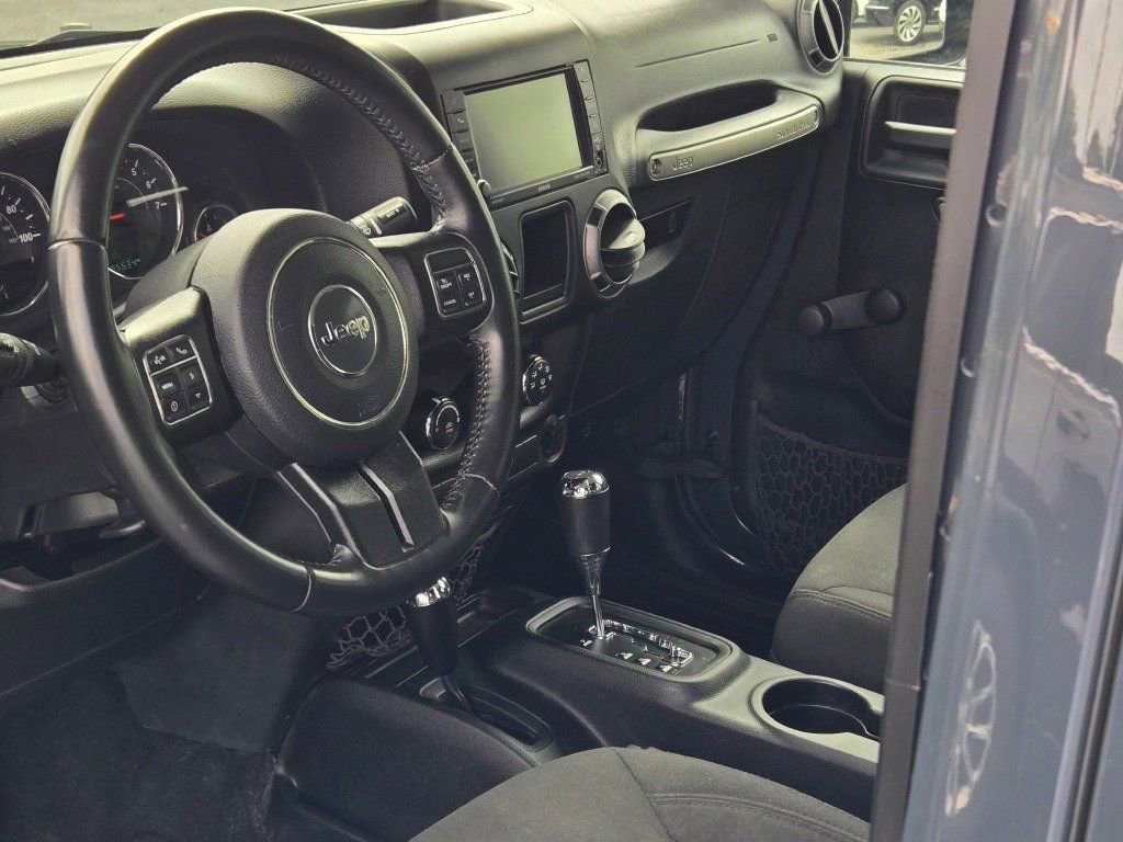 Used 2017 Jeep Wrangler Unlimited Willys image 19