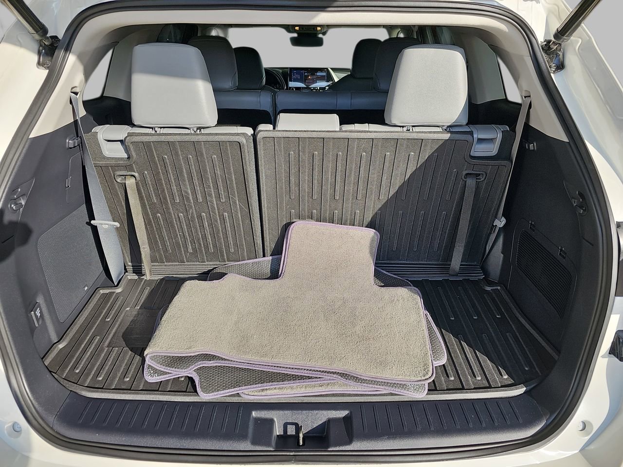 Used 2021 Toyota Highlander Limited image 16