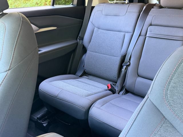 Used 2025 Ford Explorer Active AWD/4WD image 15
