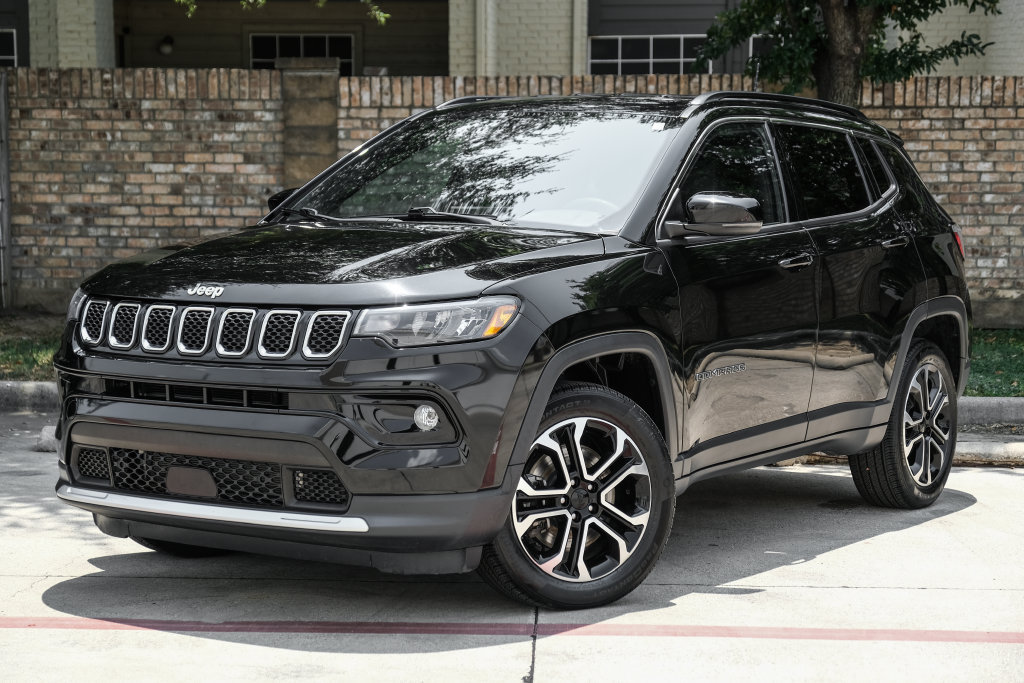 Used 2023 Jeep Compass Limited AWD/4WD image 11