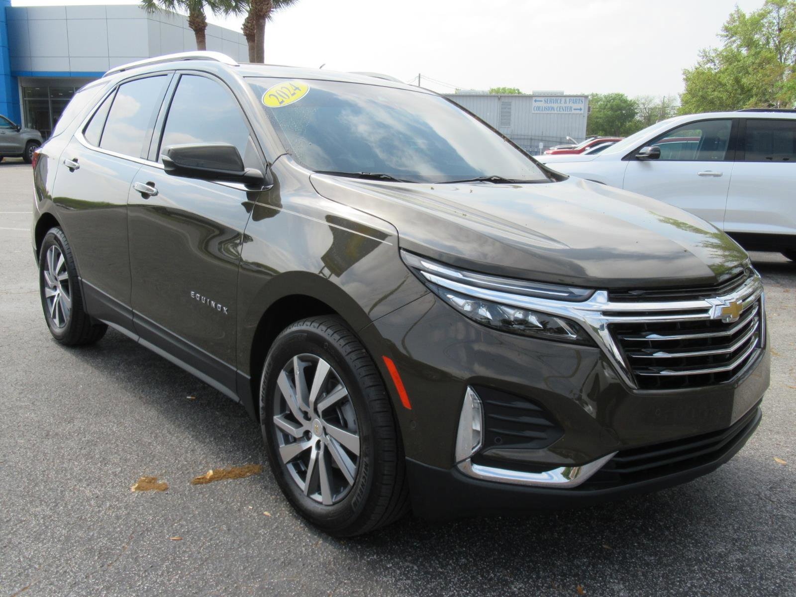 Used 2024 Chevrolet Equinox Premier FWD image 4