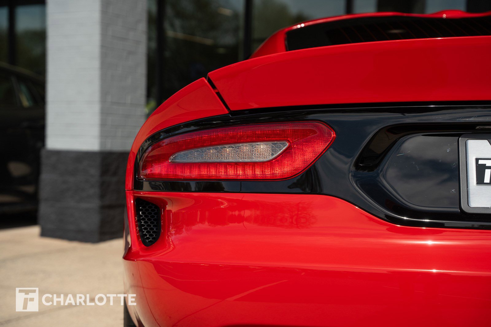 Used 2013 SRT Viper GTS w/ GTS Laguna Interior Pkg image 15