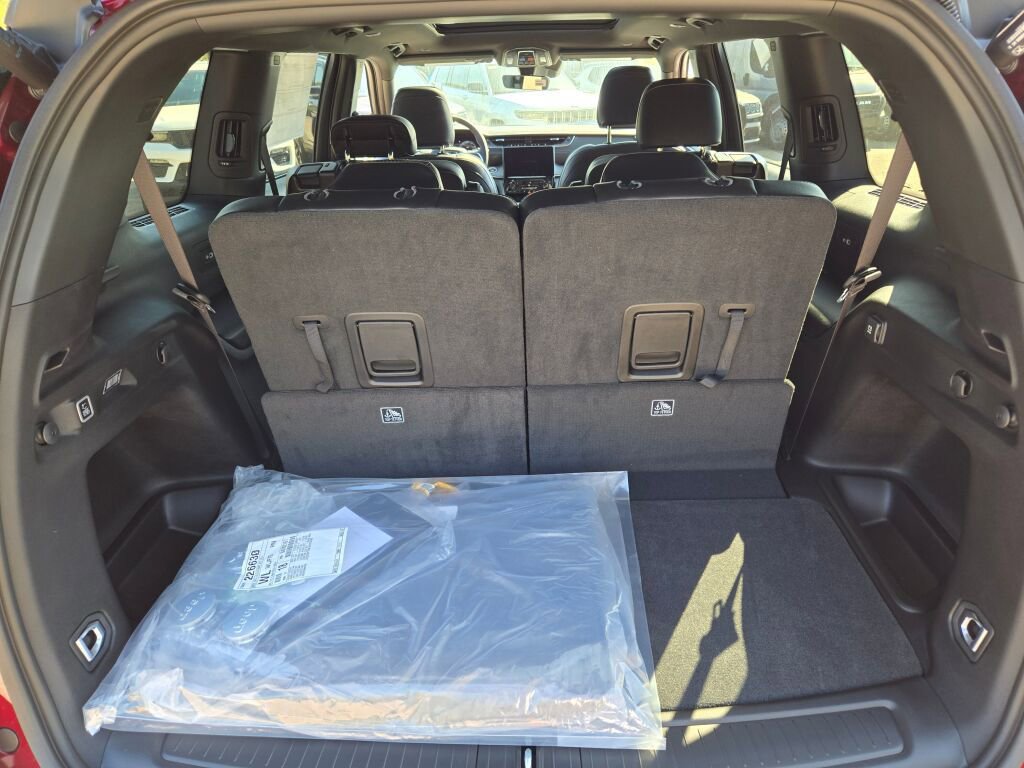 New 2025 Jeep Grand Cherokee L Limited image 13