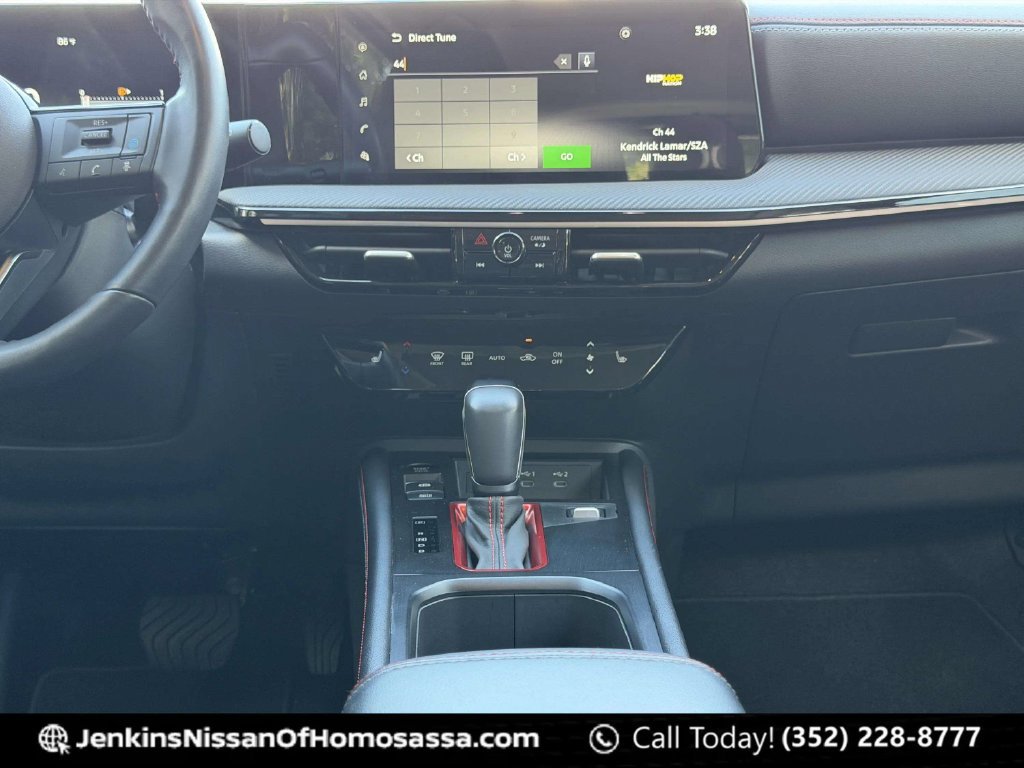 Used 2025 Nissan Kicks SR w/ SR Premium Package FWD image 14