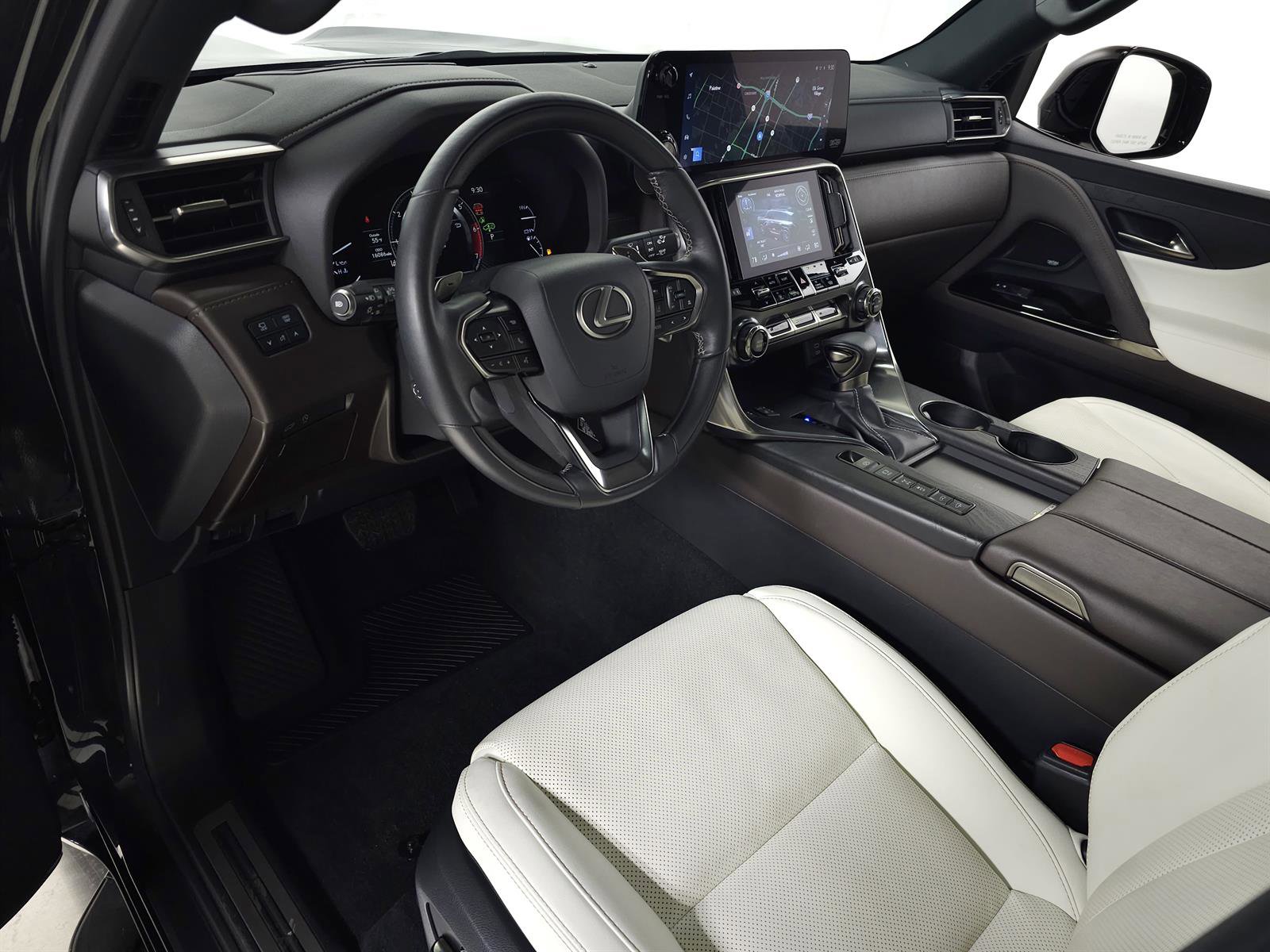 Certified 2024 Lexus LX 600 4WD w/ Appearance Package image 18