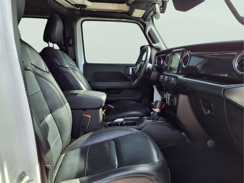 Used 2022 Jeep Wrangler Unlimited Sahara image 12