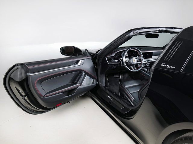 Certified 2022 Porsche 911 Targa 4S image 24