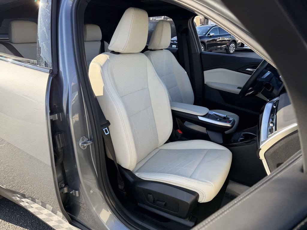 Used 2026 BMW X2 xDrive28i AWD/4WD image 12
