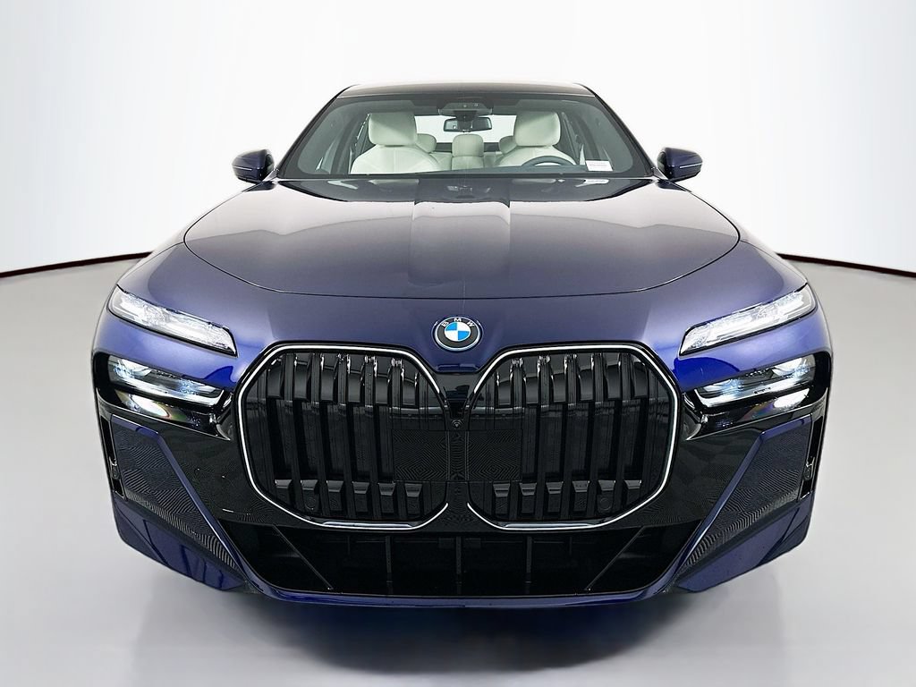 New 2026 BMW 750e xDrive w/ Executive Package AWD/4WD image 2
