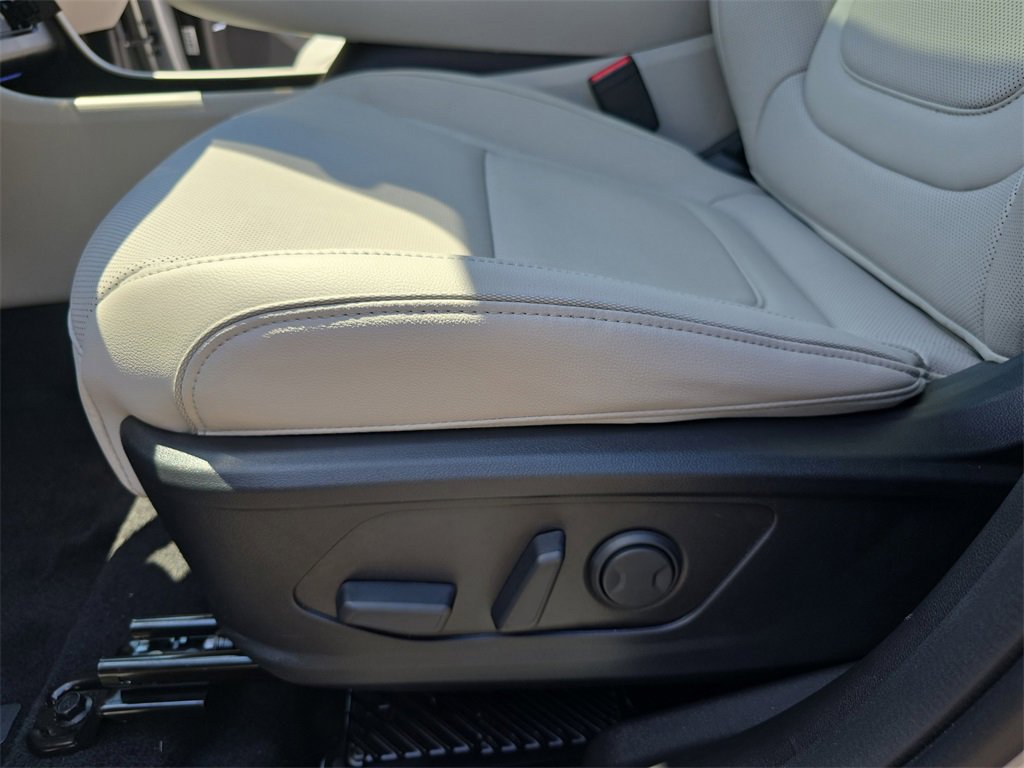 New 2025 Hyundai Tucson Limited image 37