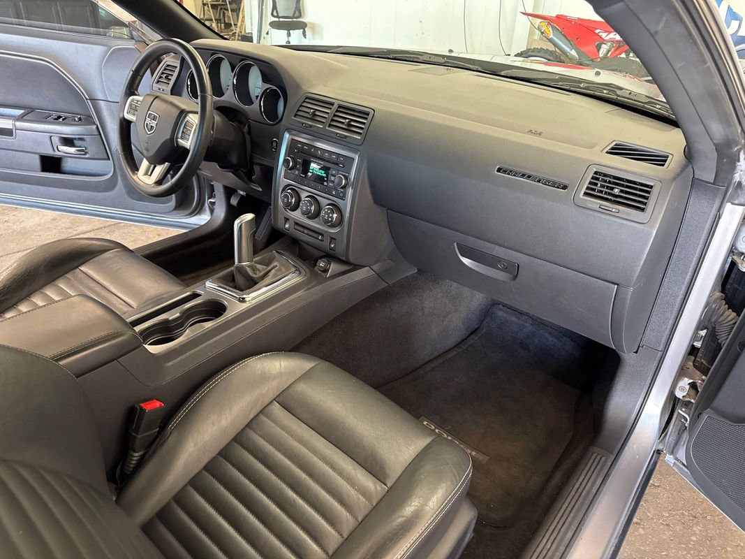 Used 2014 Dodge Challenger R/T Plus RWD image 29