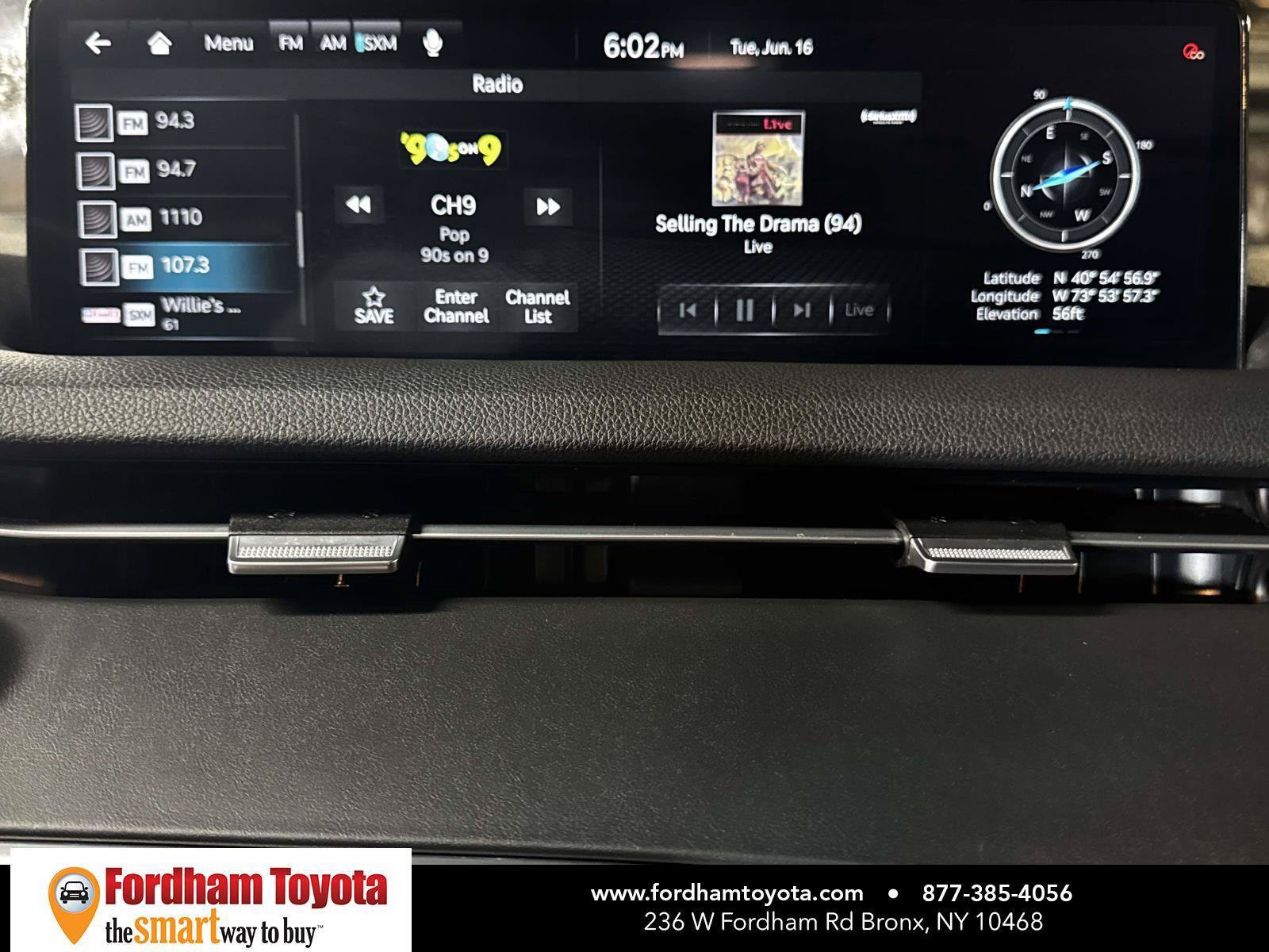 Used 2025 Genesis GV70 2.5T AWD/4WD image 28