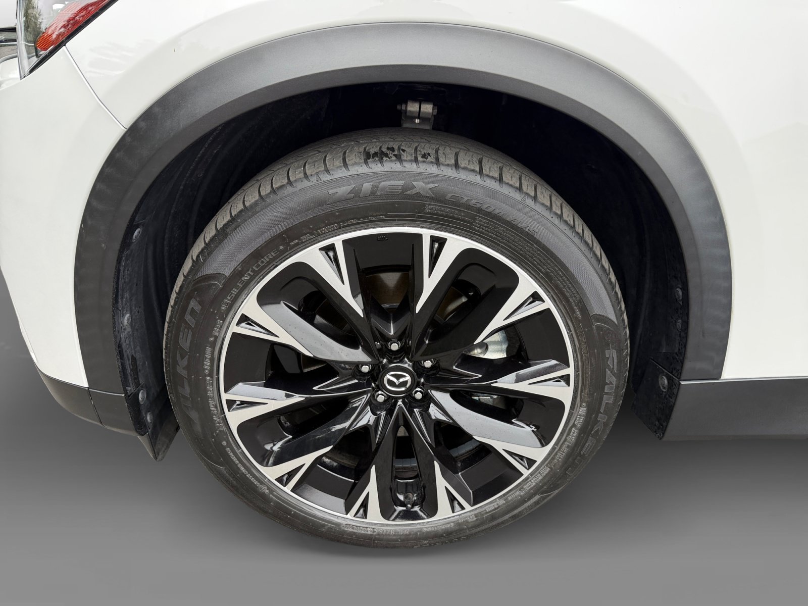 Certified 2024 MAZDA CX-90 Plug-In Hybrid w/ Premium Plus AWD/4WD image 9