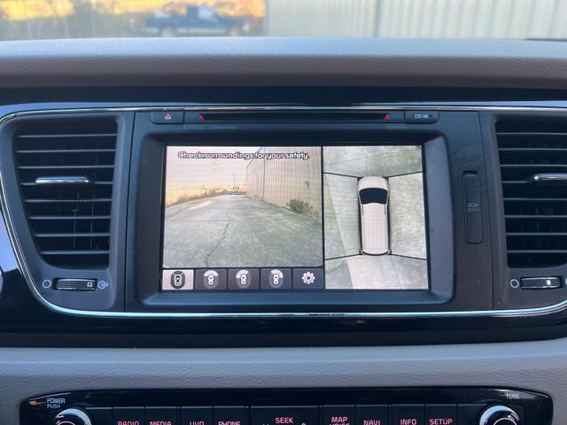 Used 2017 Kia Sedona SX Limited image 25
