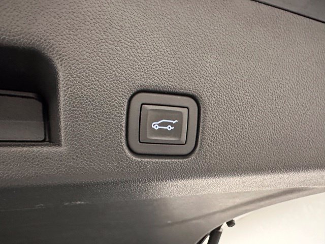 Used 2026 Chevrolet Traverse LT AWD/4WD image 22