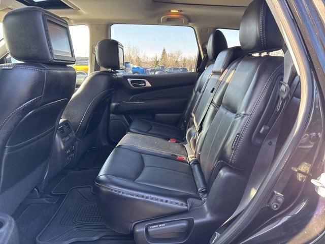 Used 2019 Nissan Pathfinder Platinum image 23