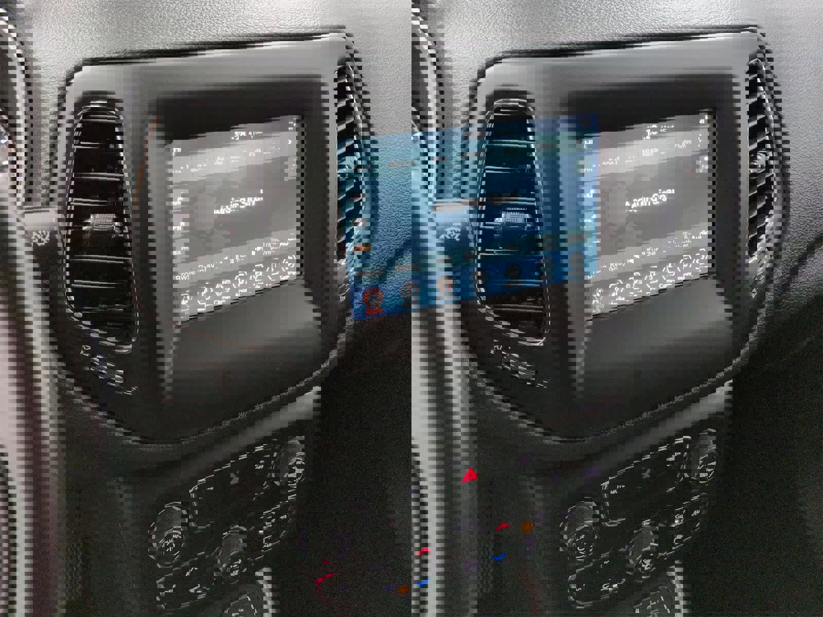 Certified 2021 Jeep Compass Latitude w/ Convenience Group image 28