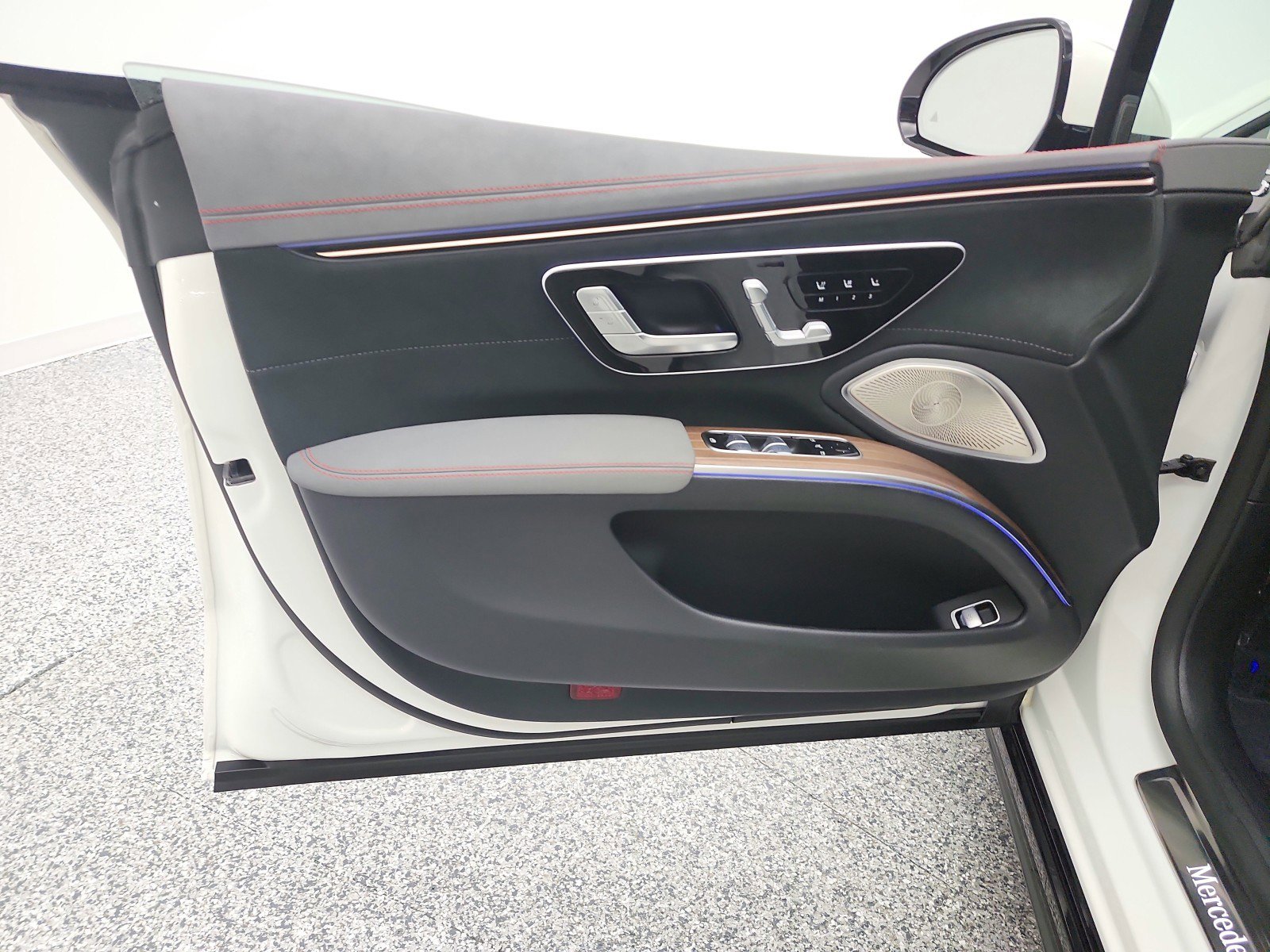 Certified 2023 Mercedes-Benz EQS 580 4MATIC Sedan image 15