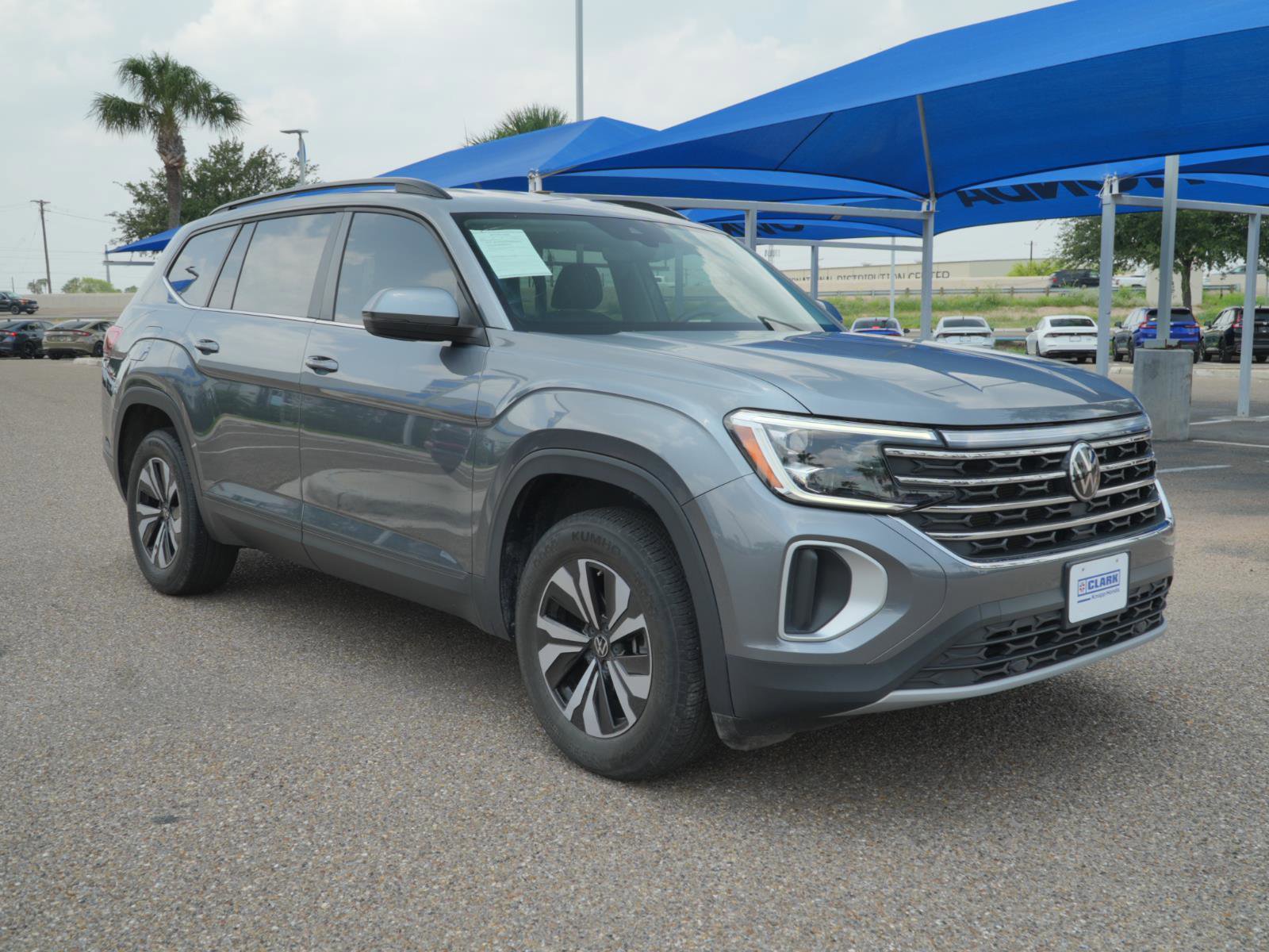 Used 2024 Volkswagen Atlas SE FWD image 3