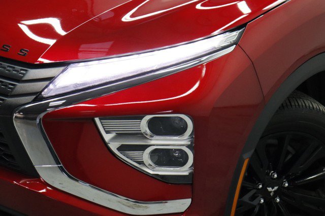 Used 2024 Mitsubishi Eclipse Cross LE AWD/4WD image 2