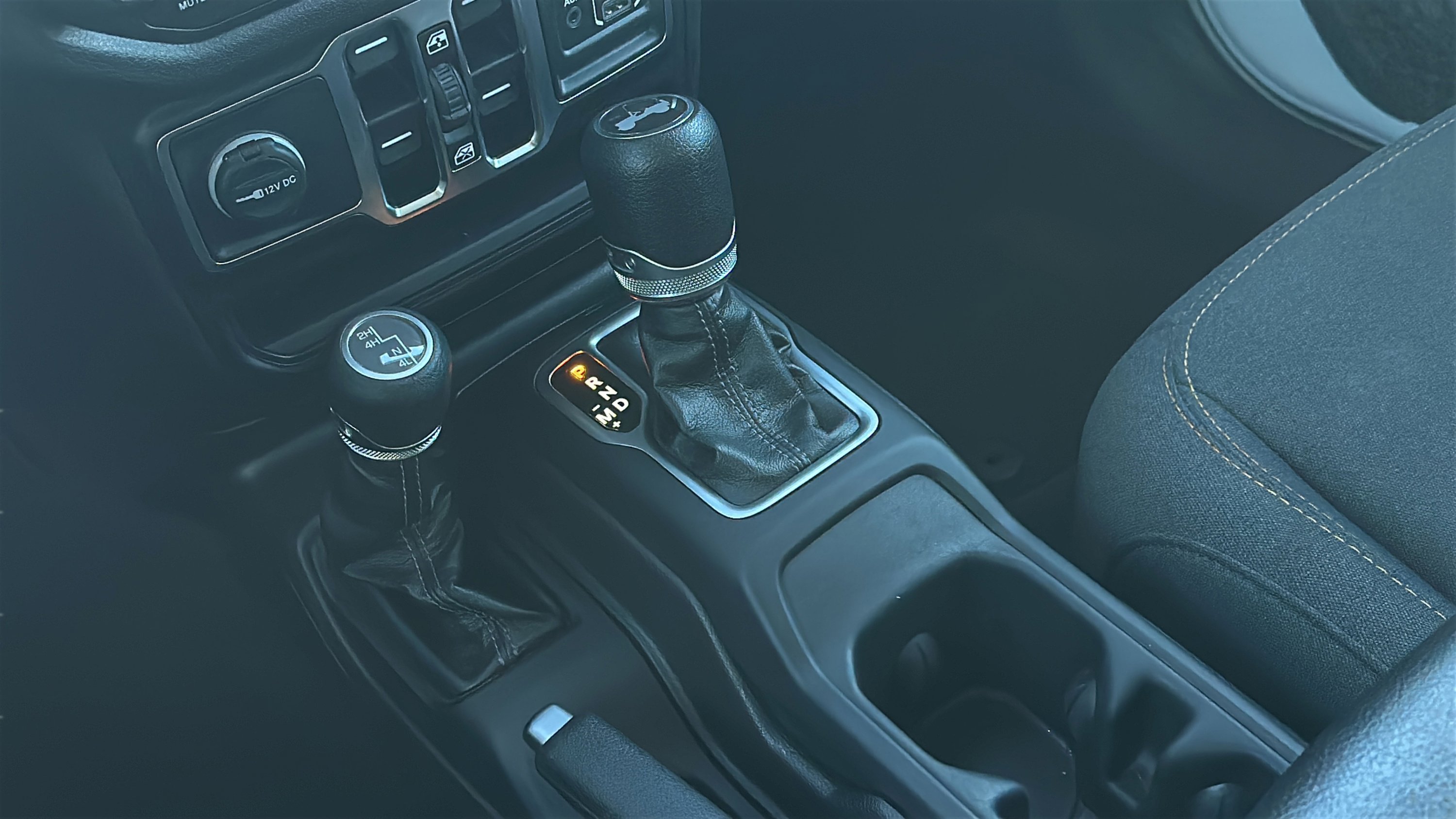 Used 2024 Jeep Wrangler Unlimited Sport image 33