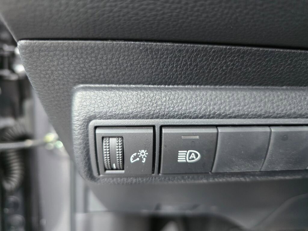 Used 2026 Toyota Corolla SE FWD image 19