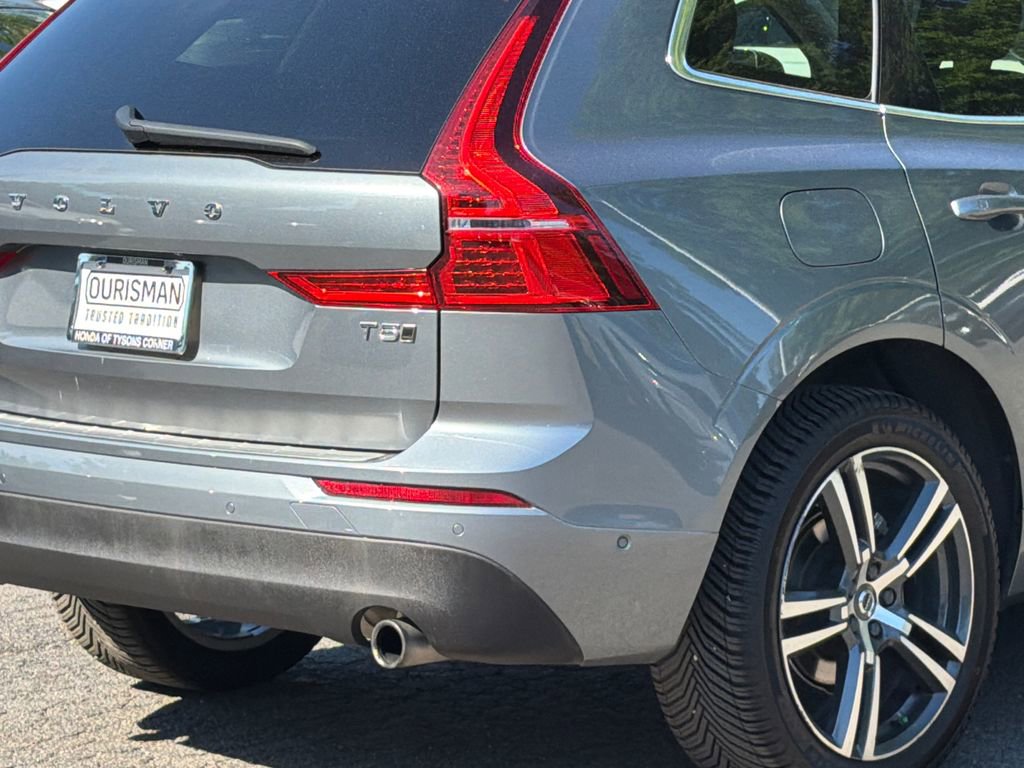 Used 2019 Volvo XC60 T5 Momentum w/ Multimedia Package AWD/4WD image 6