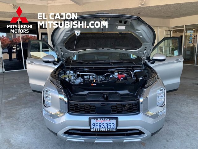 Used 2023 Mitsubishi Outlander SE image 24
