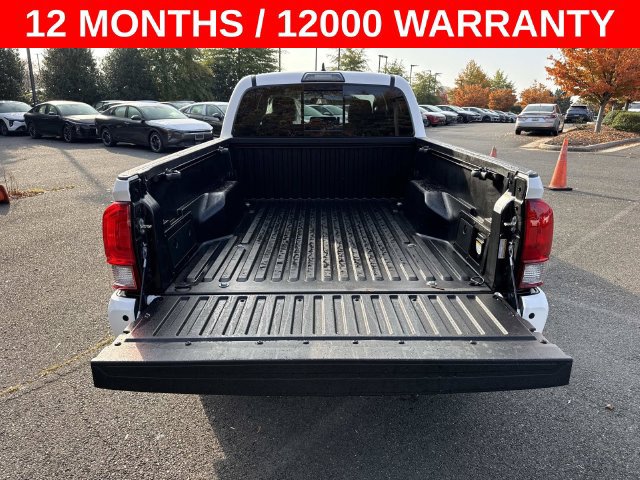Used 2017 Toyota Tacoma TRD Sport AWD/4WD image 12