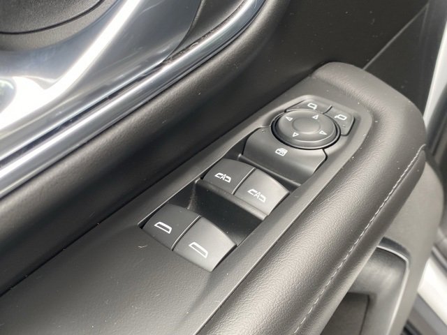 Used 2022 GMC Yukon SLE image 13