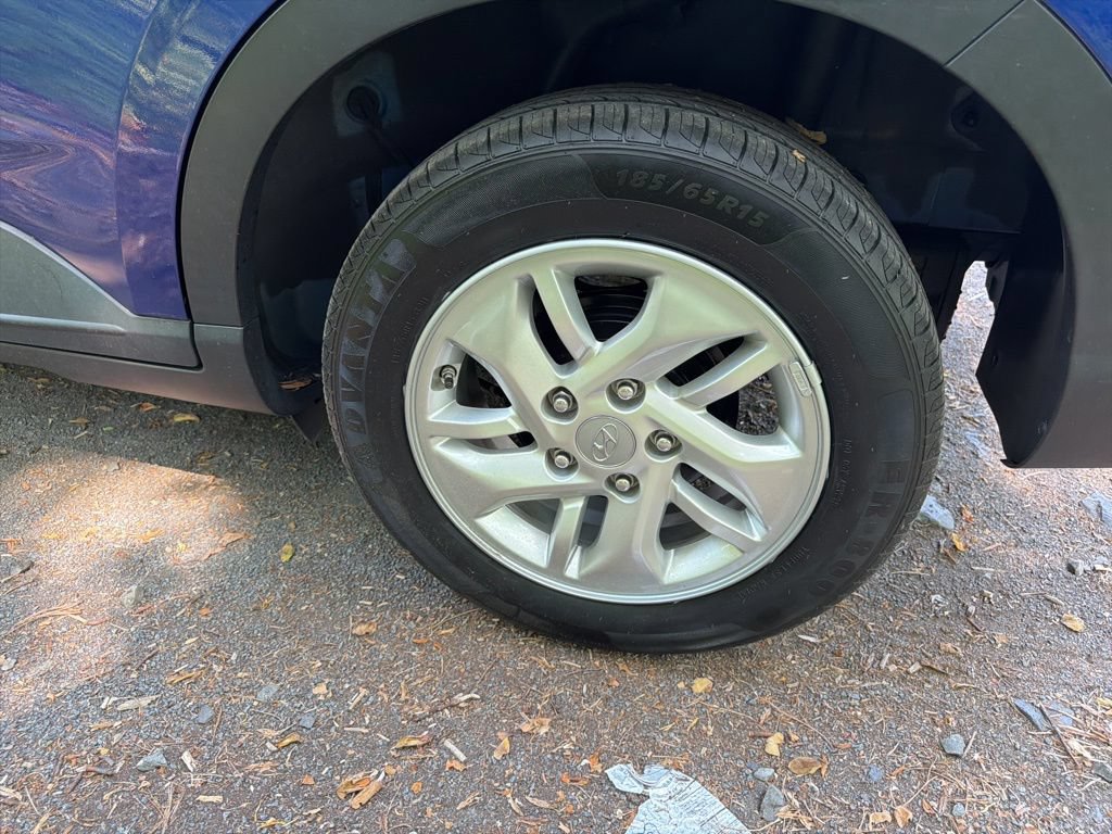 Used 2021 Hyundai Venue SE FWD image 6