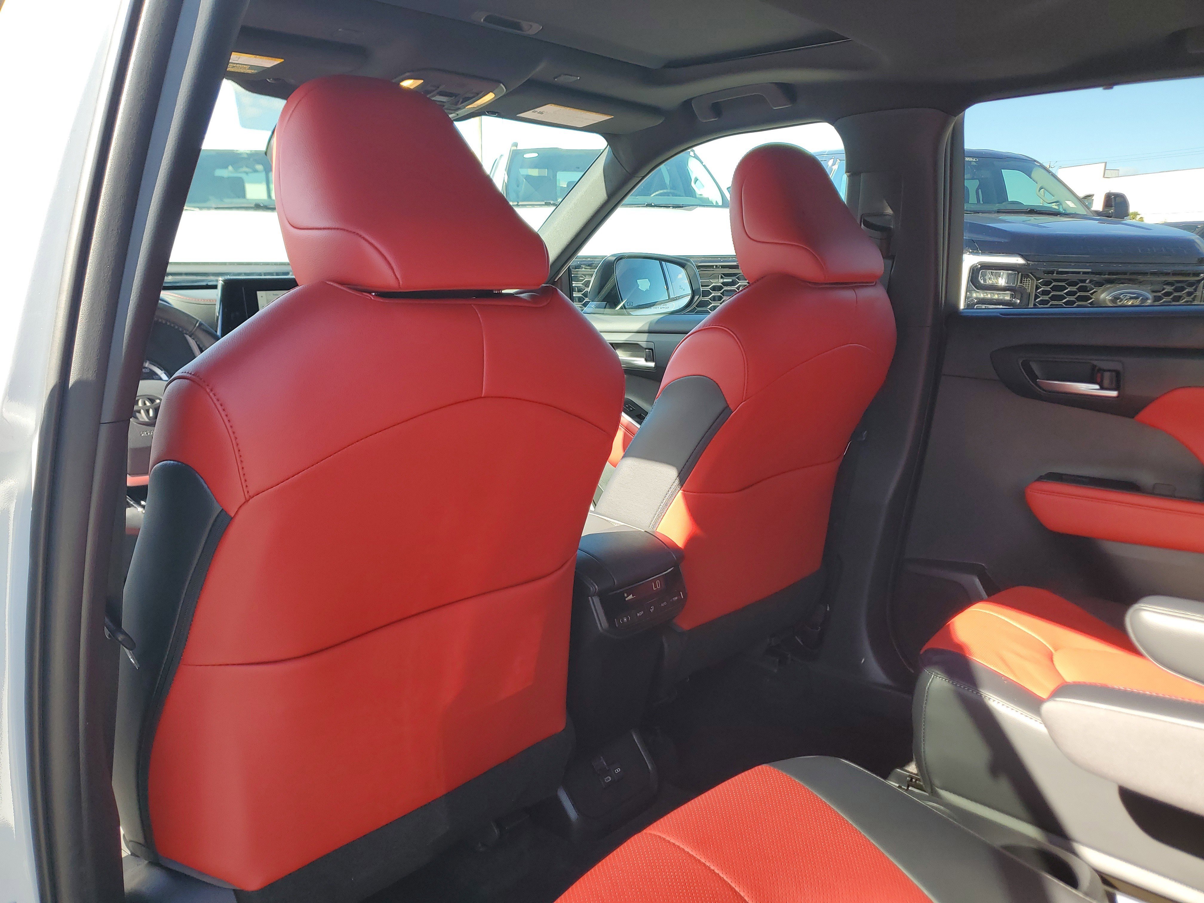 Used 2023 Toyota Highlander XSE image 14