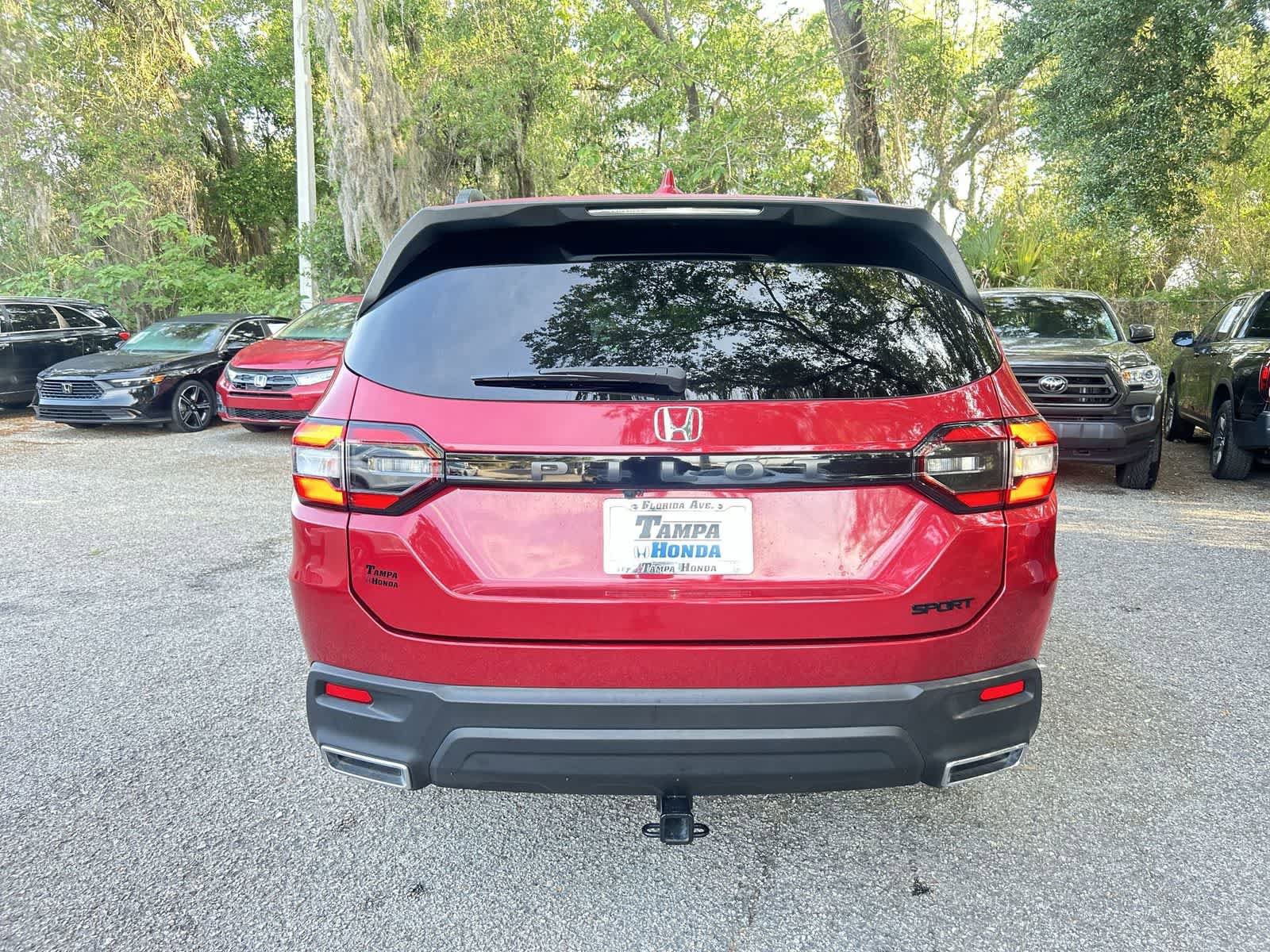 Used 2023 Honda Pilot Sport image 7