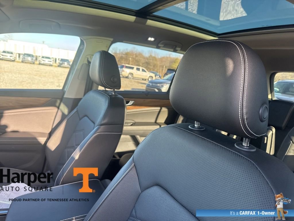 Used 2025 Volkswagen Atlas SE image 12