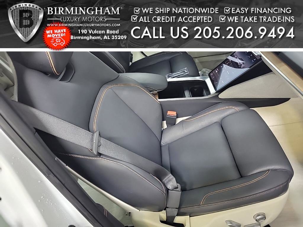 Used 2024 Lucid Air Touring image 2