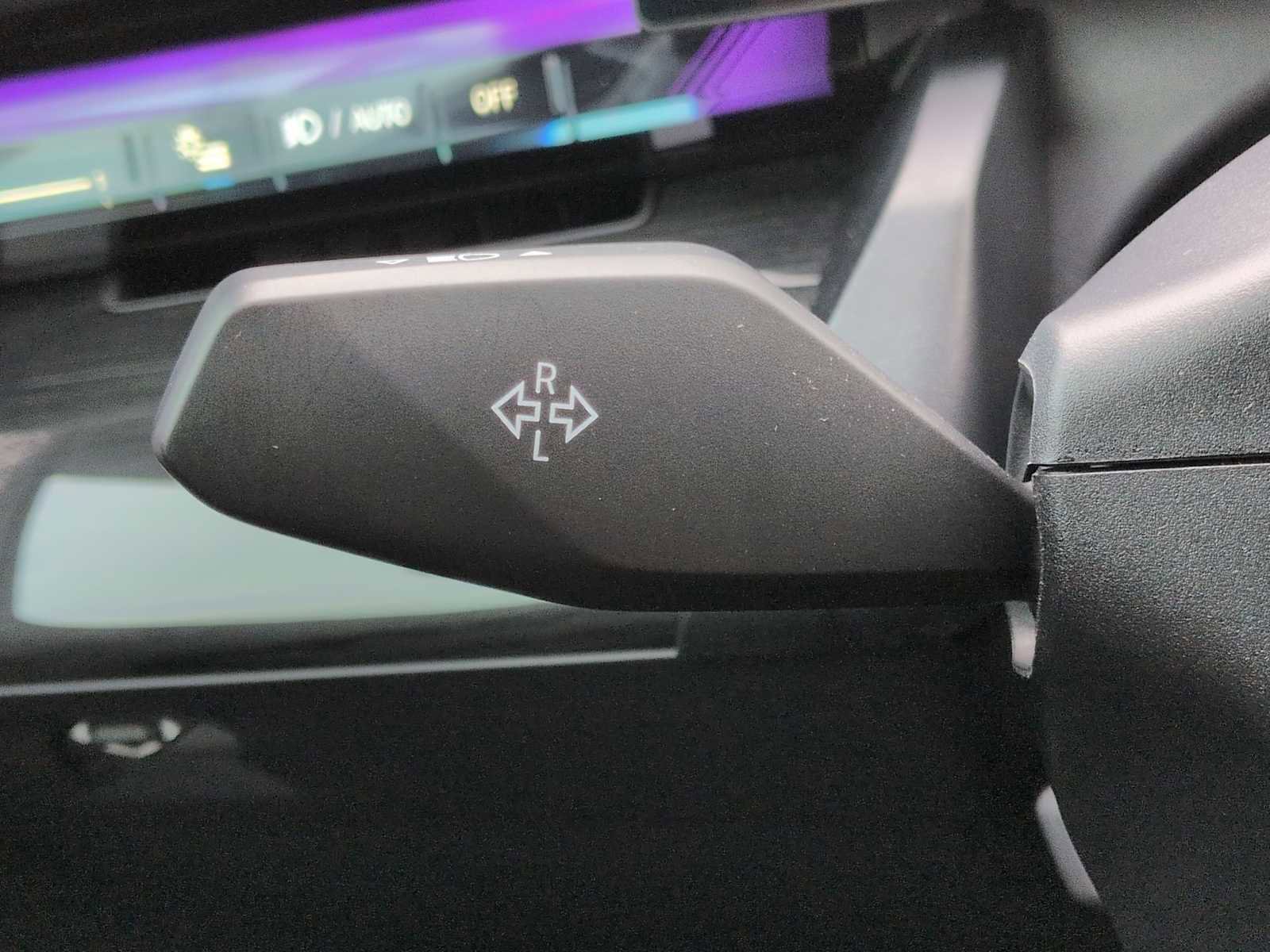 Used 2025 BMW i5 M60 w/ Premium Package image 28