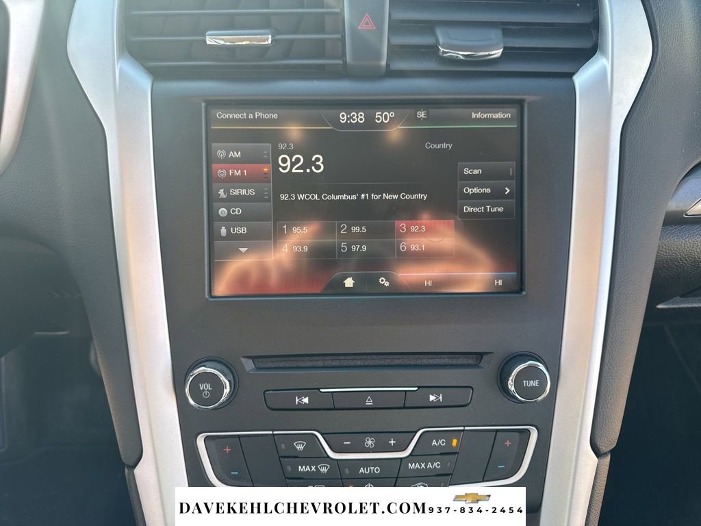 Used 2016 Ford Fusion SE FWD image 13