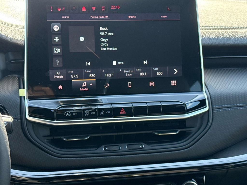 New 2026 Jeep Compass Latitude image 18