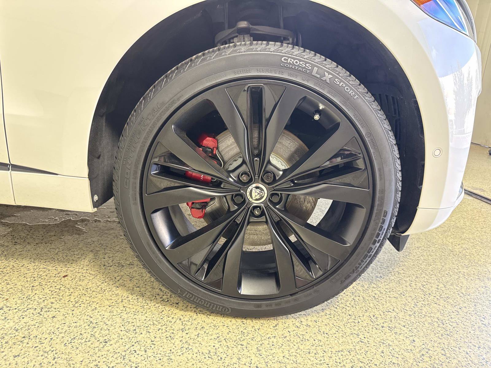 Certified 2026 Jaguar F-PACE R-Dynamic S AWD/4WD image 9