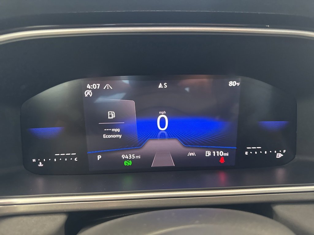 Certified 2025 Volkswagen Taos SE image 15