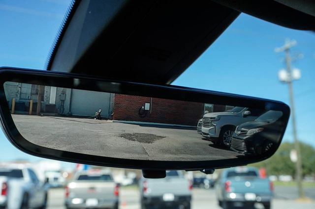 Used 2023 Chevrolet Traverse High Country image 32