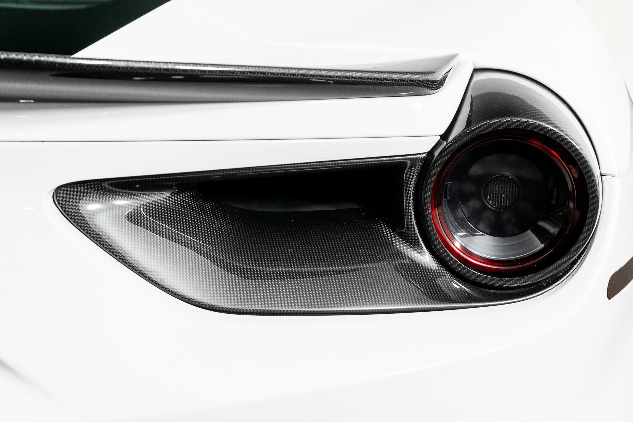 Used 2016 Ferrari 488 GTB Coupe Modified image 13