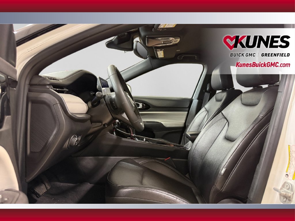 Used 2025 Jeep Compass Limited AWD/4WD image 22
