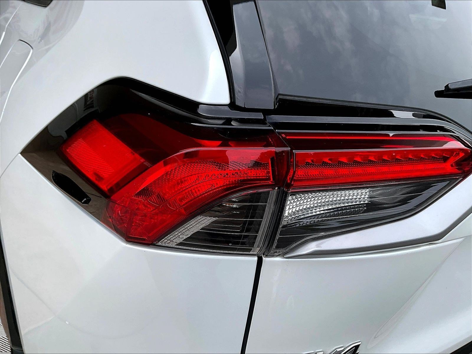 Used 2023 Toyota RAV4 XSE AWD/4WD image 23