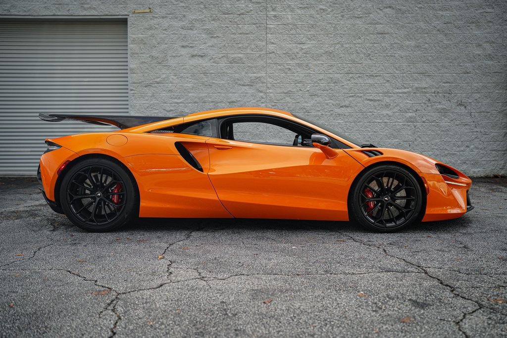 Used 2023 McLaren Artura image 20