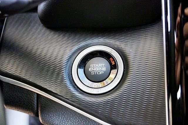 Certified 2023 Jeep Grand Cherokee L Laredo image 28