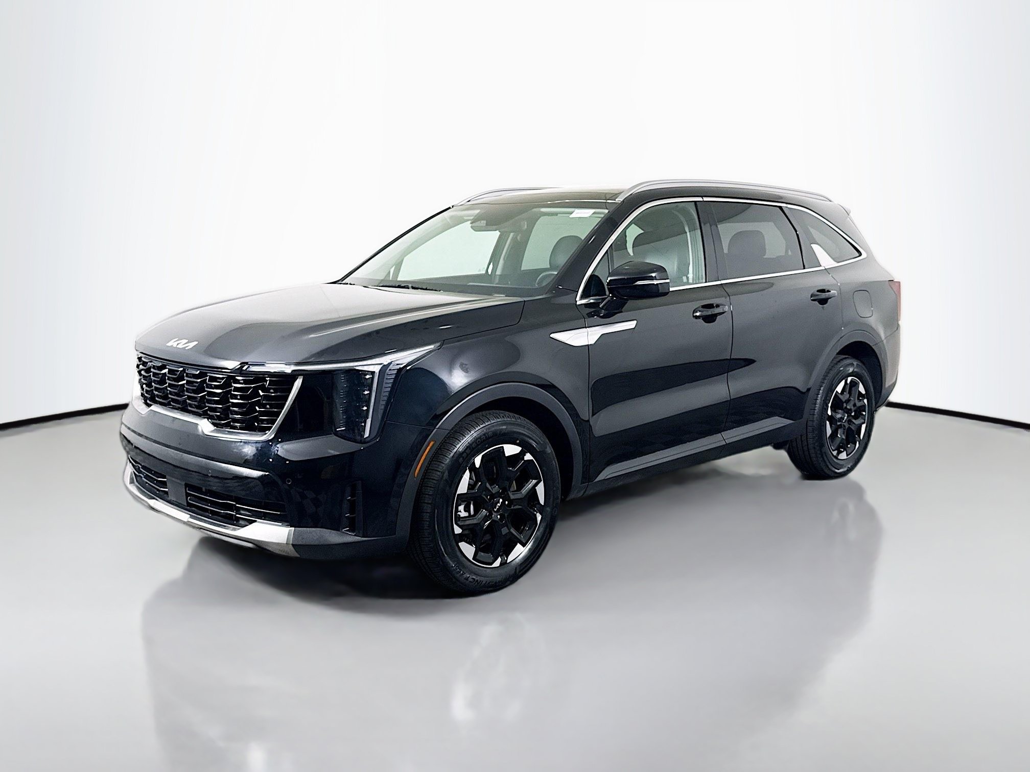 Used 2025 Kia Sorento S w/ Panoramic Sunroof Package FWD image 4