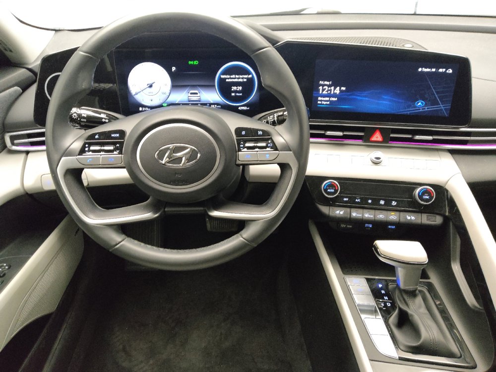 Used 2023 Hyundai Elantra Limited w/ Winter Weather Package FWD image 22